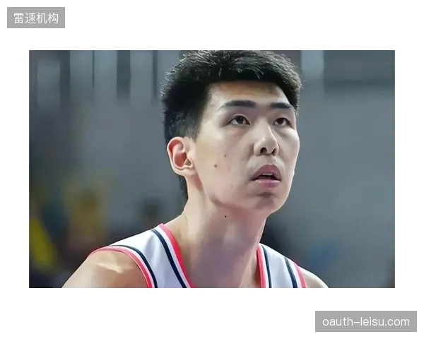 成长于广东青训的徐昕本赛季在广州队迎来爆发,其高效的内线进攻成为球队关键火力。 成长于广东青训的徐昕本赛季在广州队迎来爆发,其高效的内线进攻成为球队关键火力。